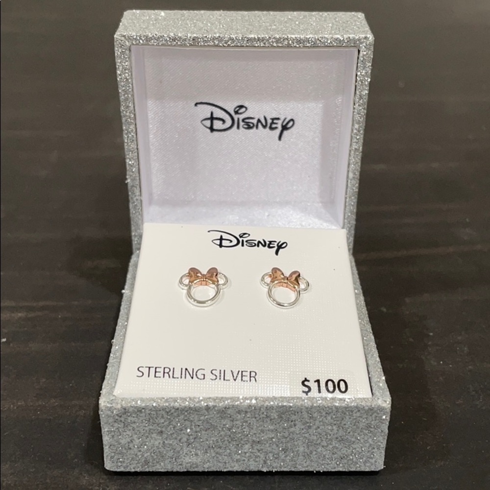 Disney Minnie Mouse stud earrings.
